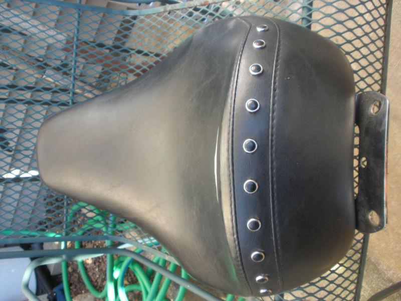 Harley davidson road king seat w/ black studs. fits all '94 -'96 flhr models.