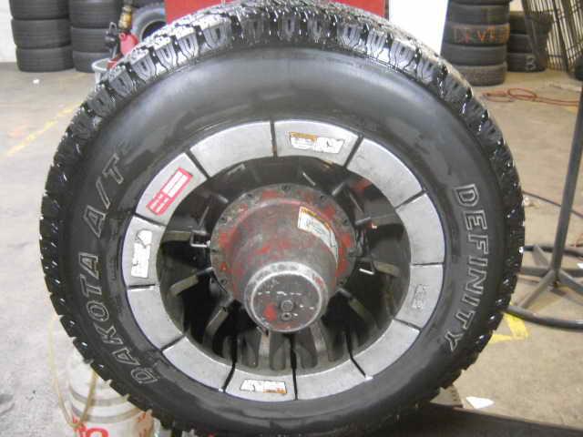 Definity 245/65/17 tire dakota a/t 2 p245/65/r17 107s 11/32 tread