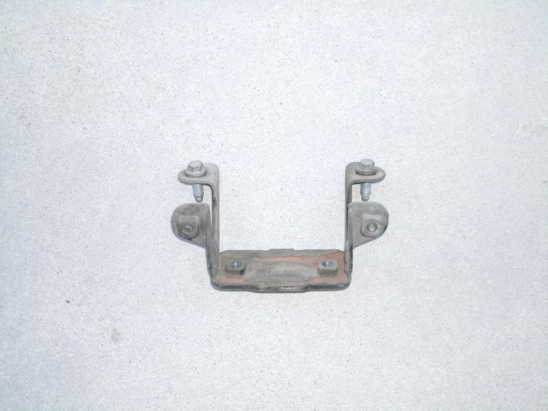 93-02 camaro firebird l/h left driver side front stabilizer shaft mount bracket