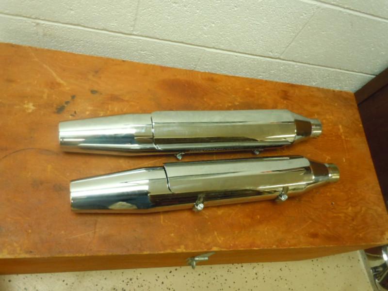 Dyna mufflers with heat shields #64709-08