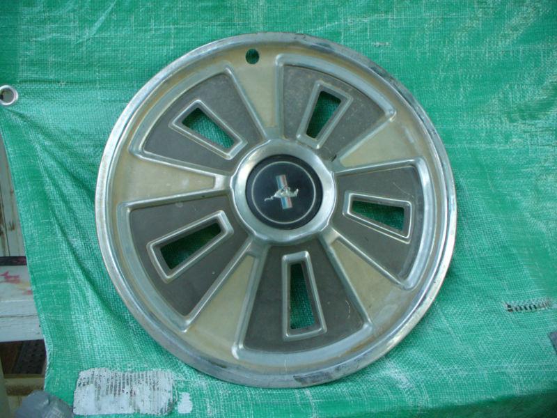 1966 mustang coupe convertible fastback orig 14" wheel hub cap cover