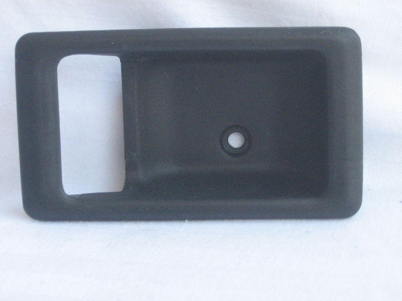 Land rover freelander interior right door handle bezel trim 2002-2005