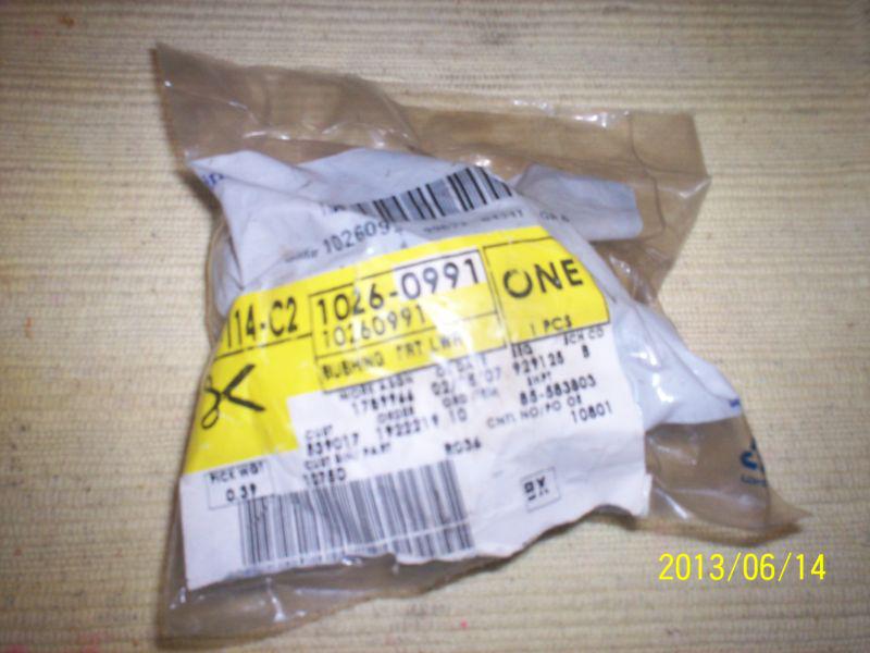 New genuine gm 10260991 front lower control arm bushing