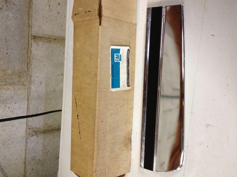 Nos 74 75  monte carlo front fender moulding right side  6260524