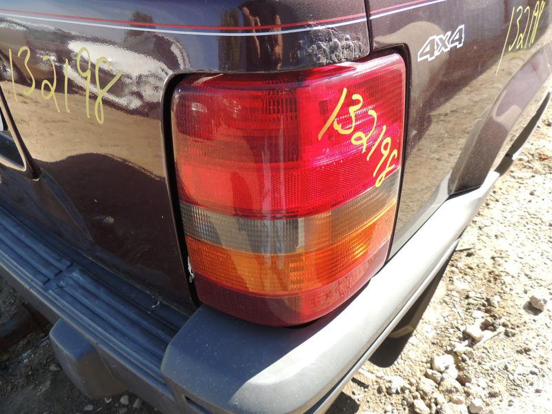 Sell 93 94 95 96 97 98 JEEP GRAND CHEROKEE R. TAIL LIGHT 428288 in