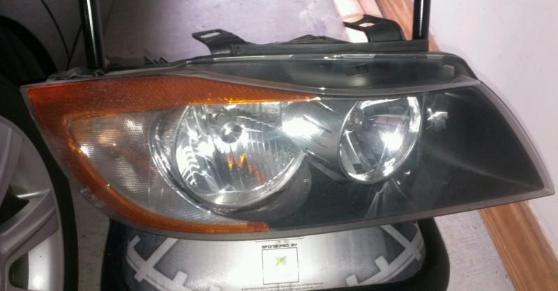 2006 bmw 325i headlight oem right side!