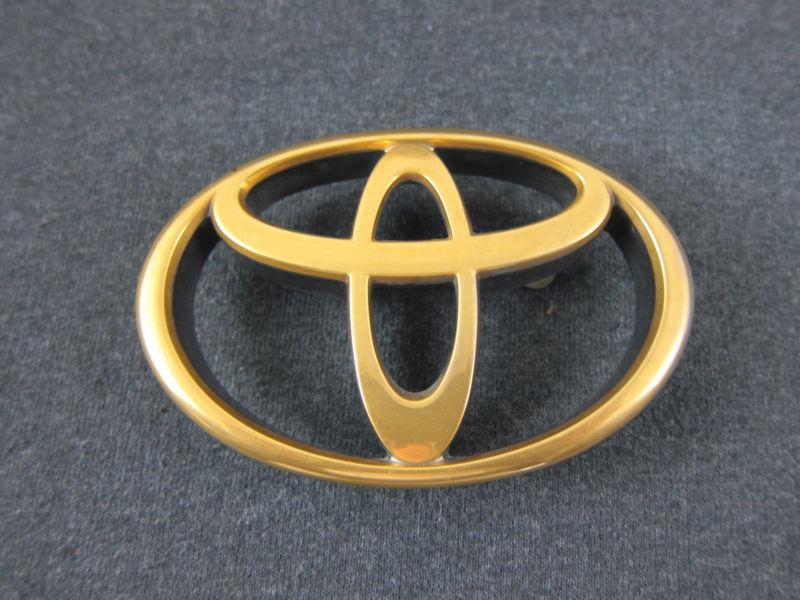 Toyota camry front grille grill gold emblem logo 92 93 94