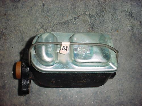 Vintage 1970's nos gm master cylinder 73-76 a body bendix gm# 1245729