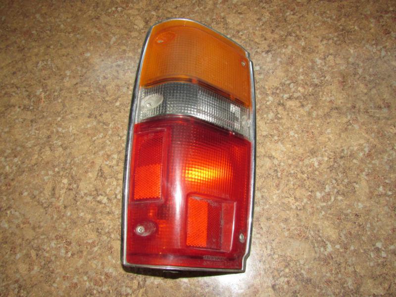 Toyota truck 4runner hilux surf left lh oem chrome trim tail light 1984-1988,87