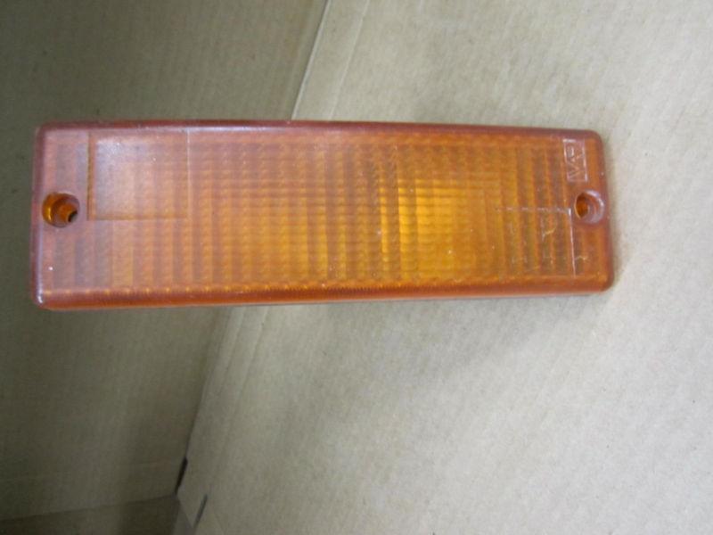 Jaguar xj6 1980-1987 80-87 parking light / turn signal w/ socket rh or lh