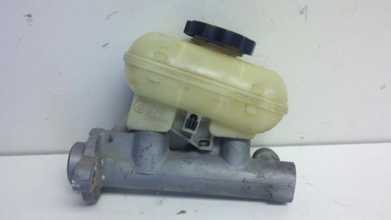 1999 oldsmobile alero brake master cylinder w/ reservoir oem