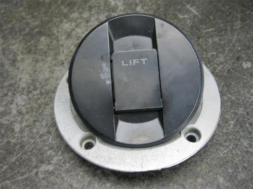 04 suzuki gsxr 600 gas fuel cap 83d