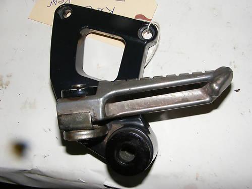 93 02 kawasaki zx6e zx600e rear foot bracket left