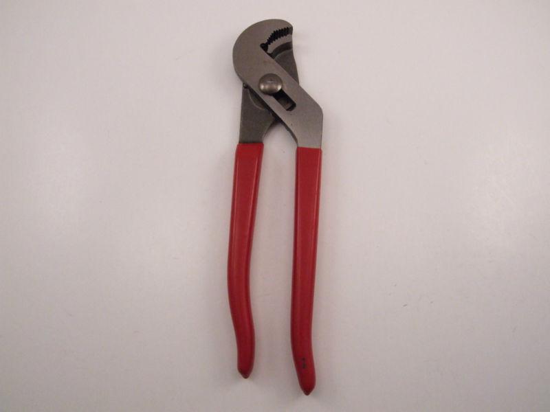 Blue point tools 10-1/8" parrot jaw adjustable joint pliers chn410