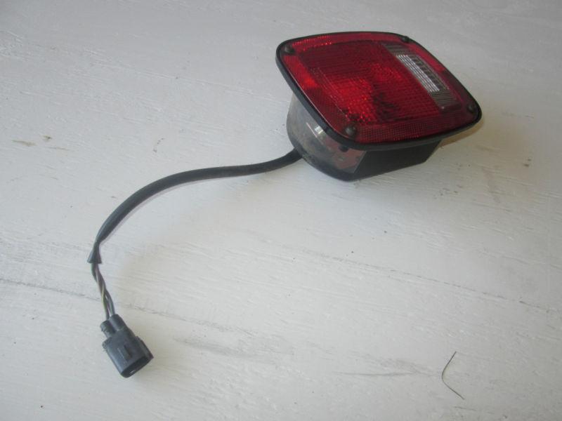 Jeep wrangler 1998-2006 driver taillight assembly complete 662