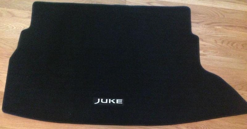 New oem juke cargo mat with subwoofer, black carpet