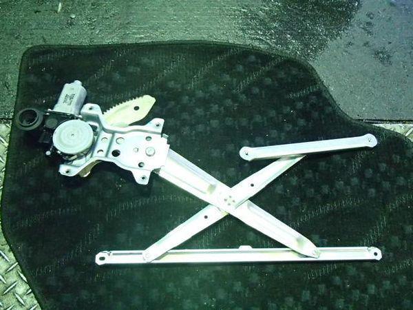 Suzuki lapin 2008 front right door regulator [9013120]