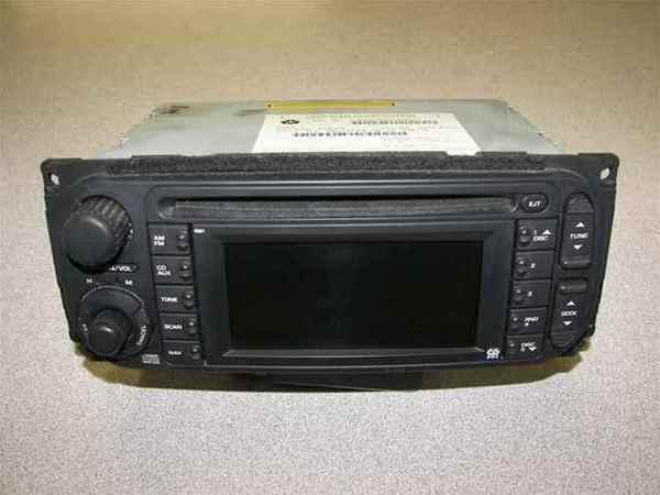 2004 05 06 07 town & country cd player w/navigation oem