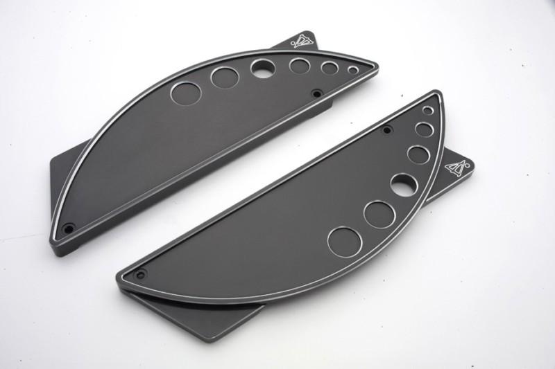 Battistinis saddlebag latch covers semi-circle black for harley flh flt 1993-12