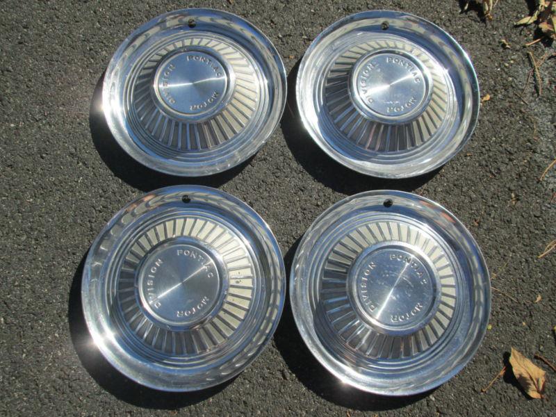 1959 pontiac bonneville hubcaps