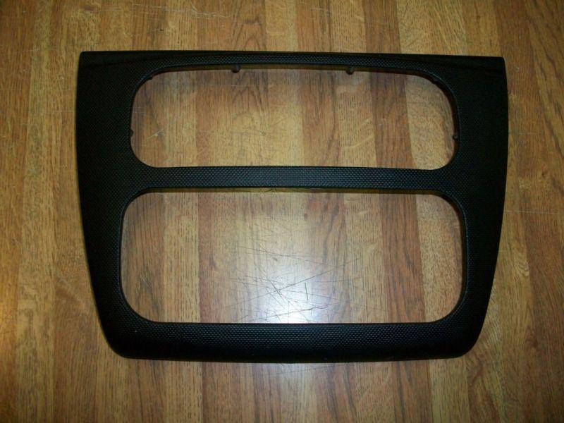 Center dash trim bezel chrysler sebring dodge stratus sedan 2000-2004 black 