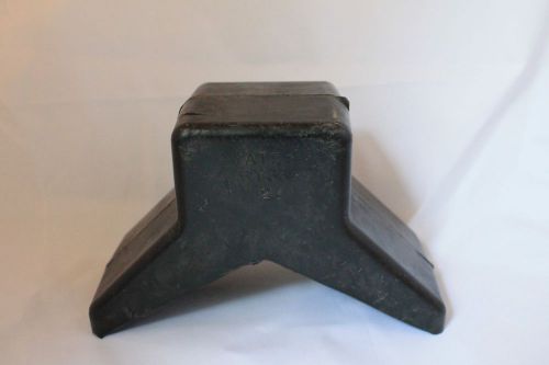 Yates 6y33  black 3 inch rubber boat trailer bow stop v block!!