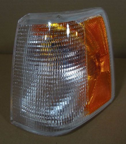 Volvo 760 940 960 oem corner side turn signal parking light lamp lh driver side