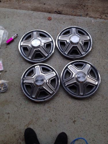 Vintage 68 original ford mustang hub caps/ set 4 rare american muscle