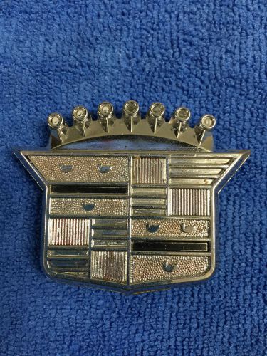 1970&#039;s cadillac hood / nose emblem