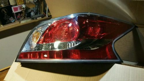 13-15nissan altima left taillamp 265509hm0a genuine oem combo lamp assy like new