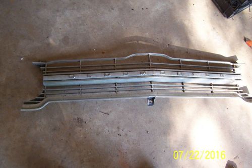 1965 65 oldsmobile cutlass 442 f85 vista cruiser grille grill olds