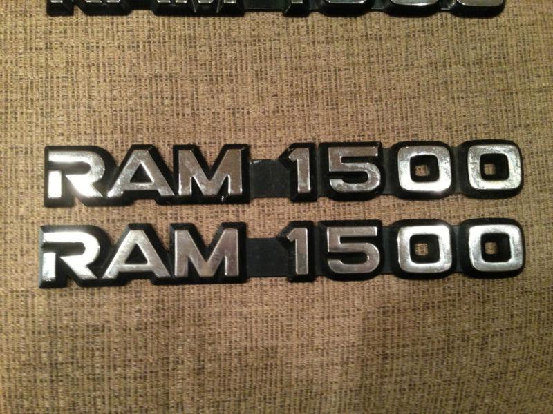 Dodge ram 1500 emblems