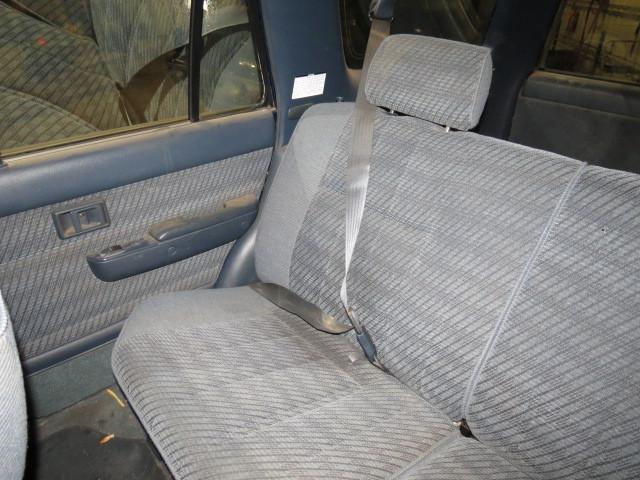 1992 toyota 4 runner rear seat belt & retractor only rh passenger blue