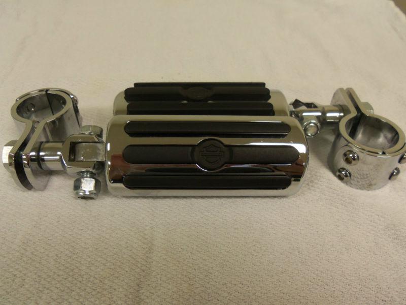 Harley davidson chrome & rubber large foot pegs with engine guard mounts