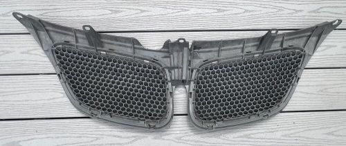 Pontiac vibe grille 2005 2006 2007 2008 left and right used