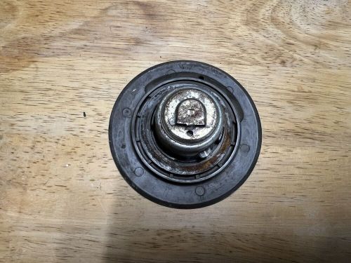 1986 1987 suzuki  gsx-r1100 gsx-r750 fuel cap without /key