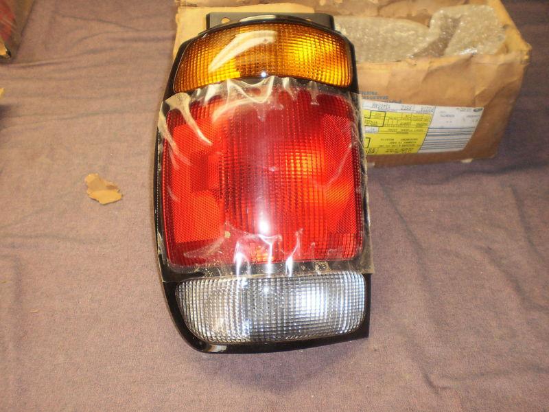 Ford 95,97 explorer tail lamp lh orig. ford nos