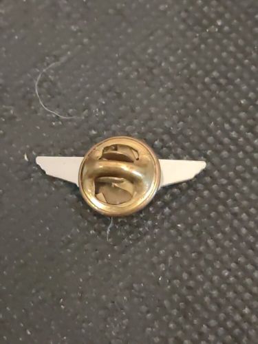 Official aston martin wings pin badge stunning example very collectable