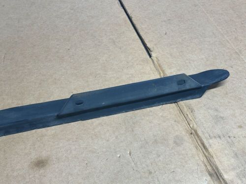 1999-2004 ford mustang lower radiator support air dam deflector