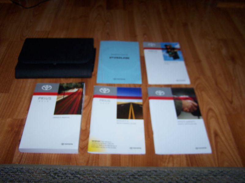 2010 toyota prius owners manual set with case free shipping