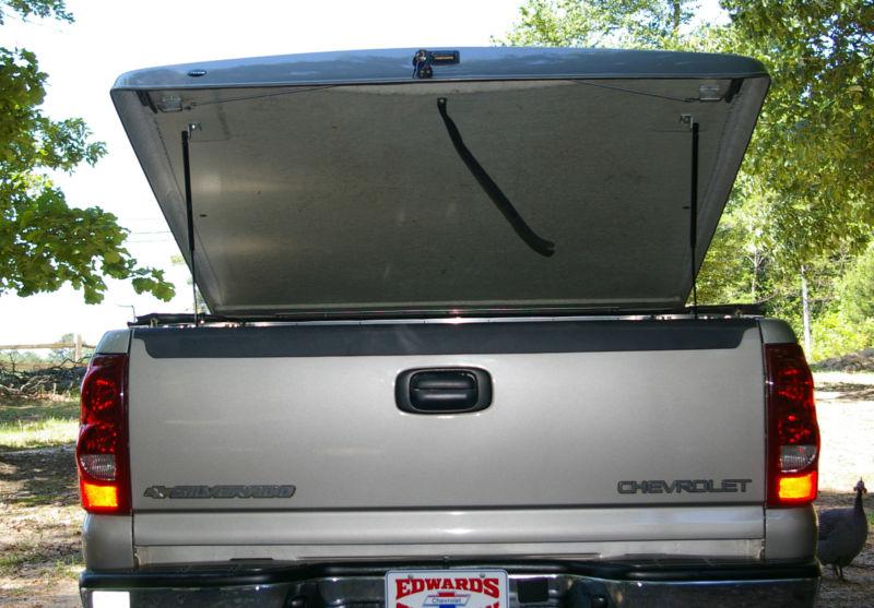 Tri-glas hard tonneau cover