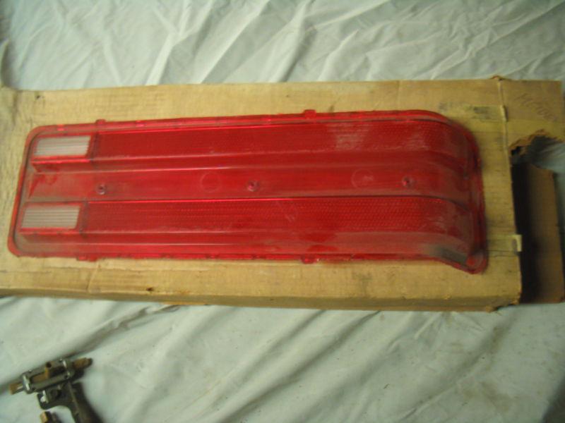 1971 pontiac grandville convertible nos taillight lens l/r