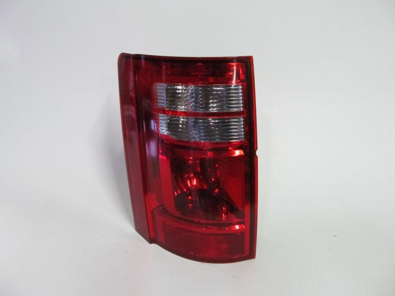 08 09 2010 2011 chrysler town and country oem left tail light nice!