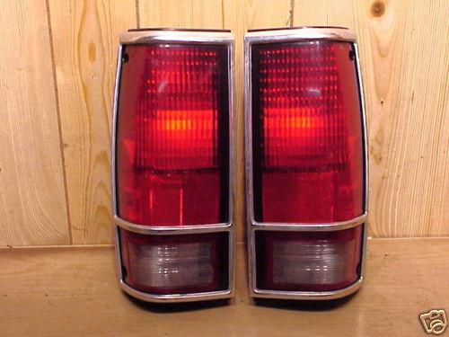 Gmc s10 pickup 82 83 84 85 86 87 88 89 90 91 92 93 1982-93 tail light set