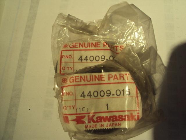 Fork oil seals 2)  f11m f11-m ke250 kl250 new 44009-016 kawasaki nos