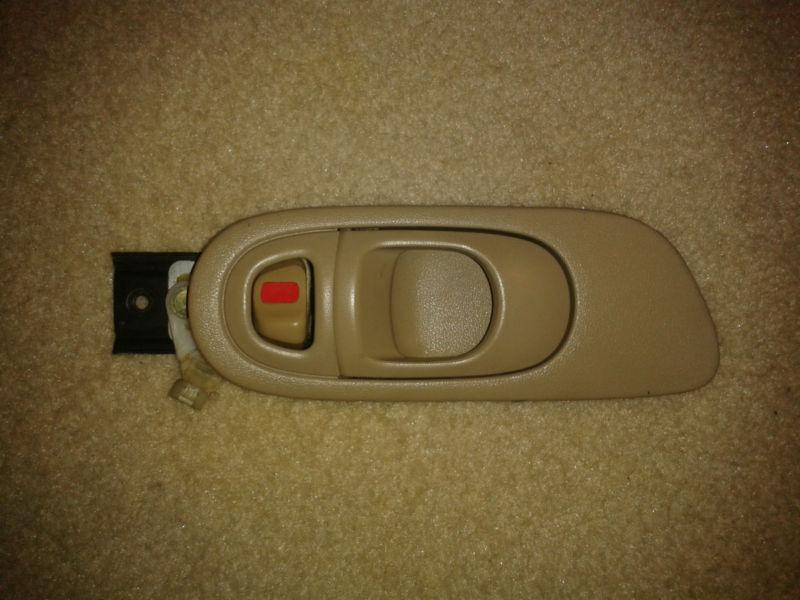 1995-00 mazda millenia passenger inside door handle with bezel front right