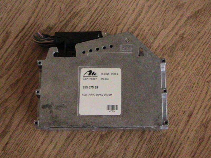 91 92 93 94 park avenue anti lock  brake control module 25557529