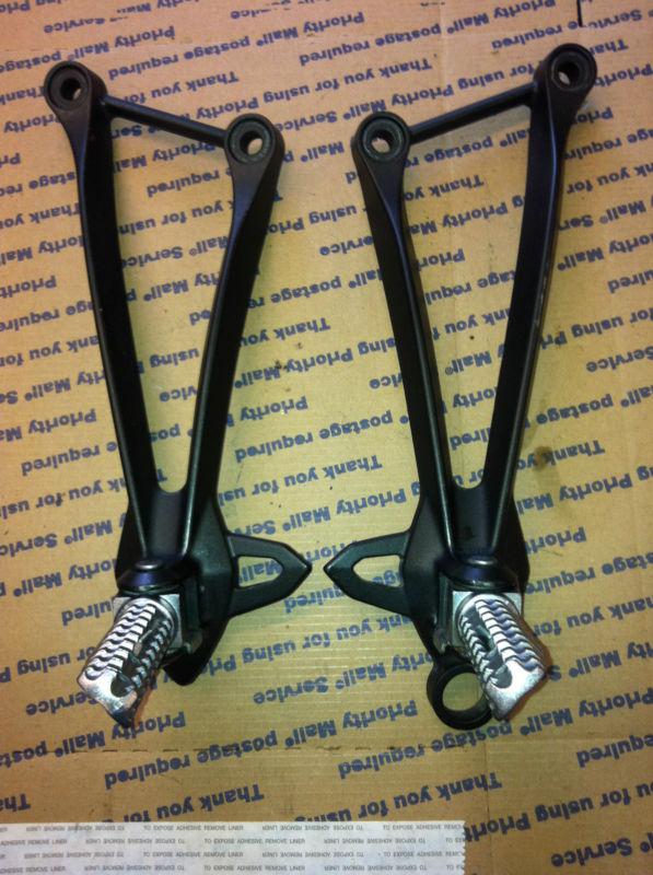 Kawasaki zx-6r zx6r 09 10 11 12 13 oem rear passenger peg pegs right and left 