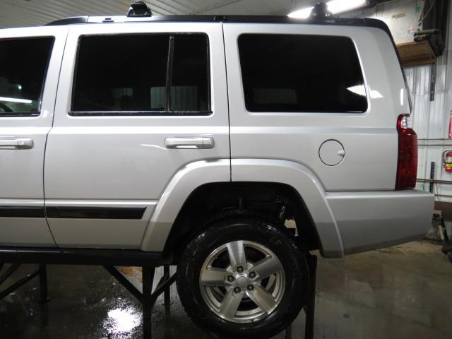 2007 jeep commander rear or back door left 2525207