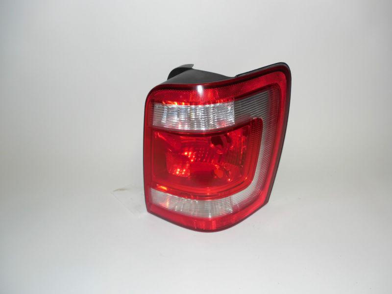 08 09 2010 2011 2012 ford escape oem right tail light nice!